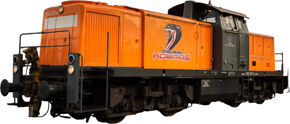 bocholtereisenbahn_lok Diesellokomotive der Bocholter Eisenbahngesellschaft mit orange-schwarzem Farbschema. Auf der Seite prangt ein Logo mit einer Kobra und der Aufschrift „Dinslaken Kobras“.